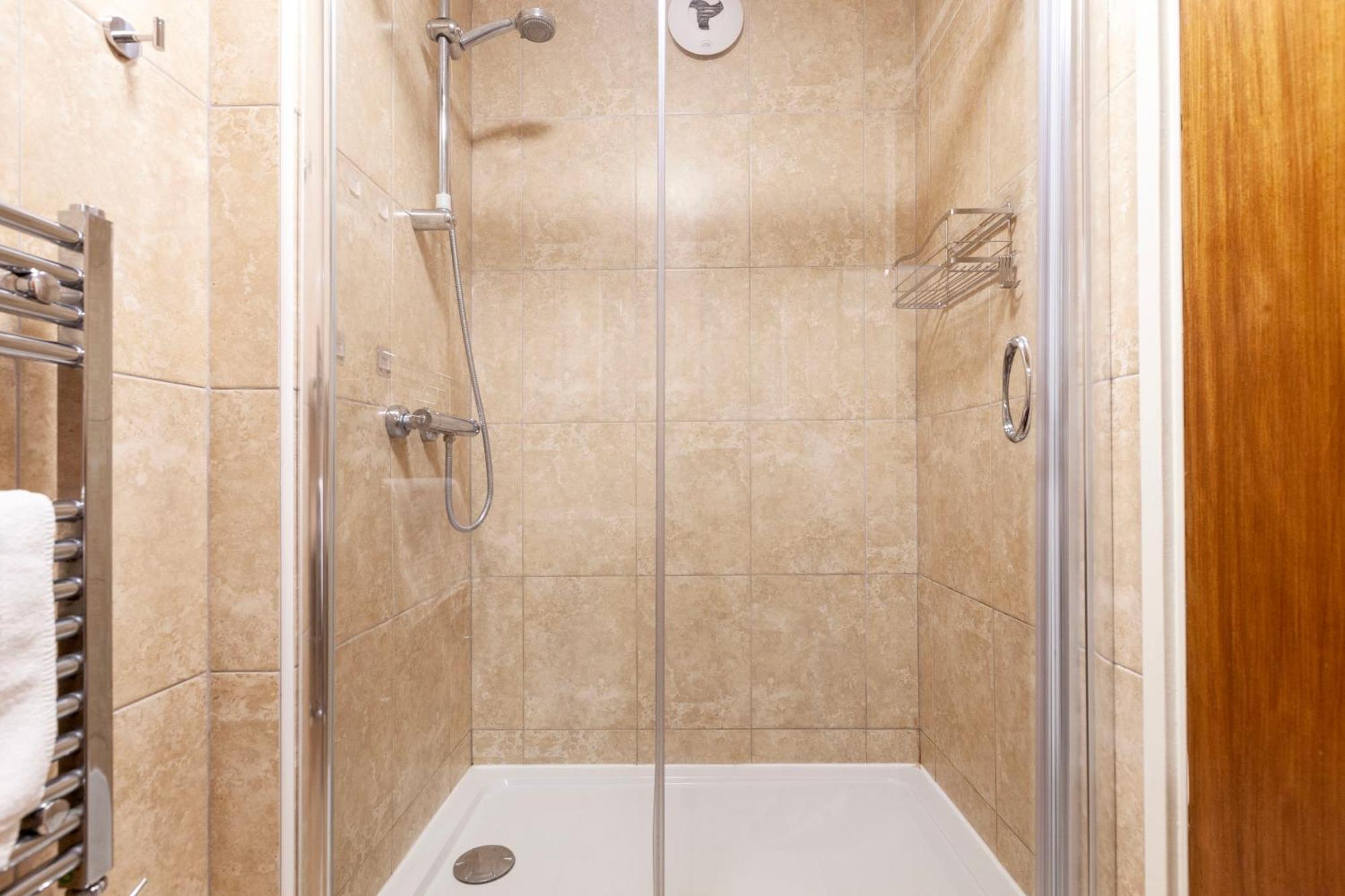 Stylish Two-bedroom Flat In Marylebone Apartment *
